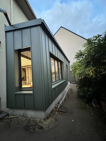 Pose d'un bardage rainbow vert à Nantes